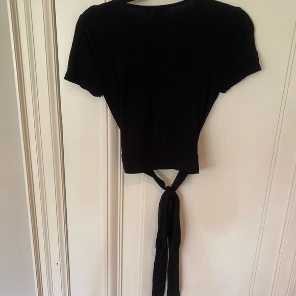 Forever 21 Black Cropped Tie Waist Top - Picture 6 of 7
